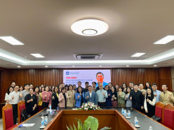 Toạ đàm “Chia sẻ kinh nghiệm viết và công bố bài báo khoa học cho các học viên cao học và nghiên cứu sinh của Trường Đại học Thương mại”